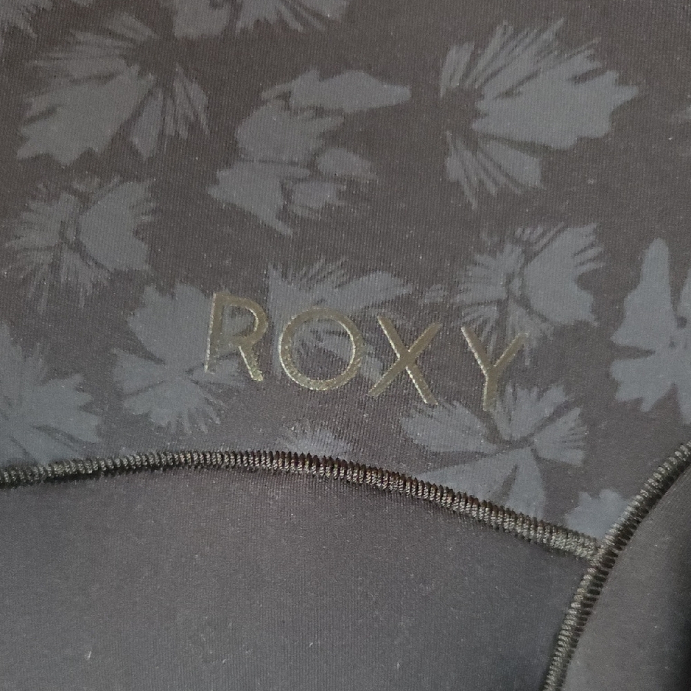 Roxy Black Floral Shorty Wetsuit NWT - Picture 5 of 8